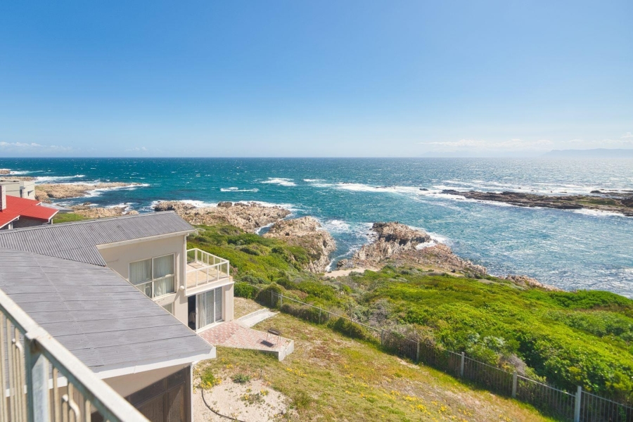 5 Bedroom Property for Sale in De Kelders Western Cape